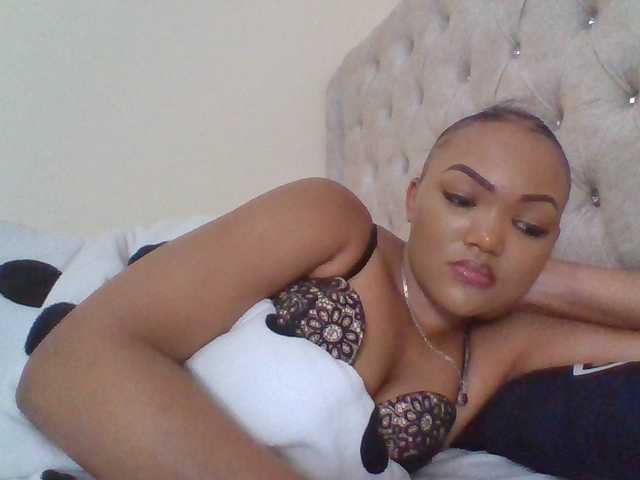 Beautystar12 live cam on BongaCams
