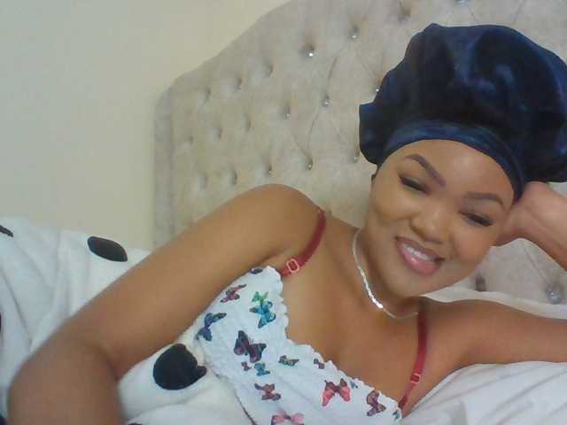 Beautystar12 live cam on BongaCams