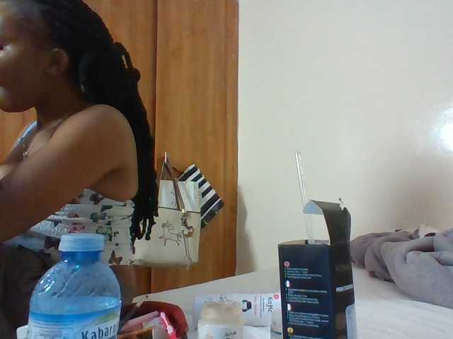 Beautystar12 live cam on BongaCams