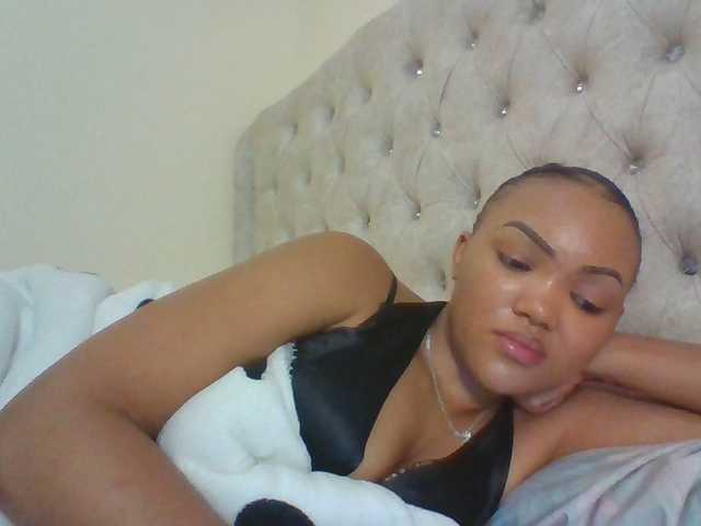 Beautystar12 live webcam show