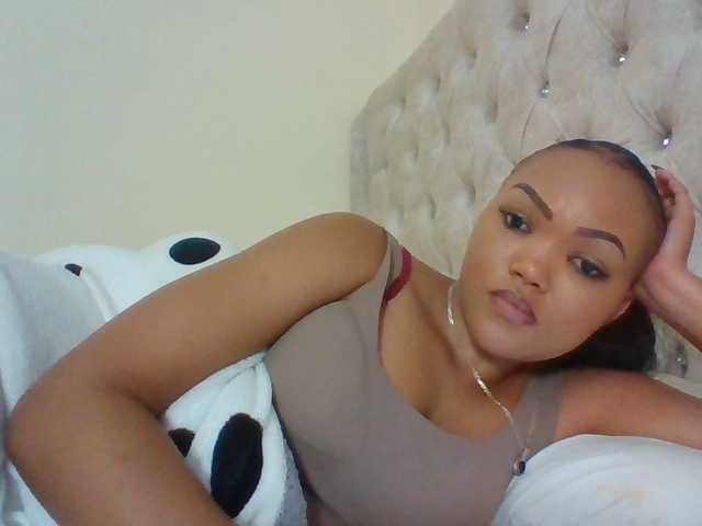 Beautystar12 live webcam show