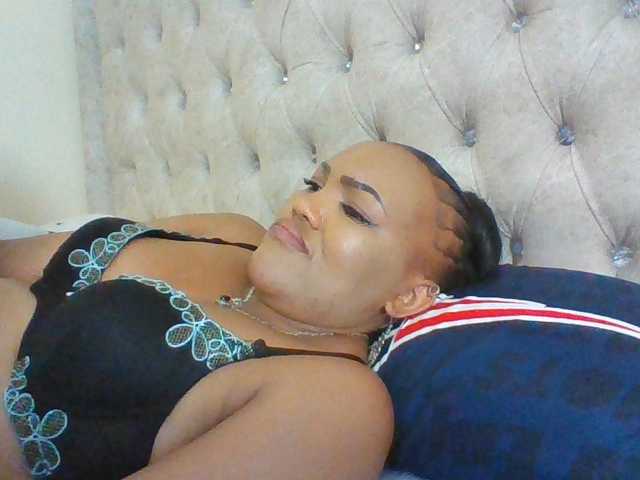 Beautystar12 live cam on BongaCams