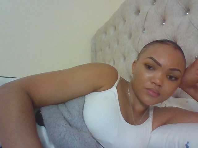 Beautystar12 live webcam show