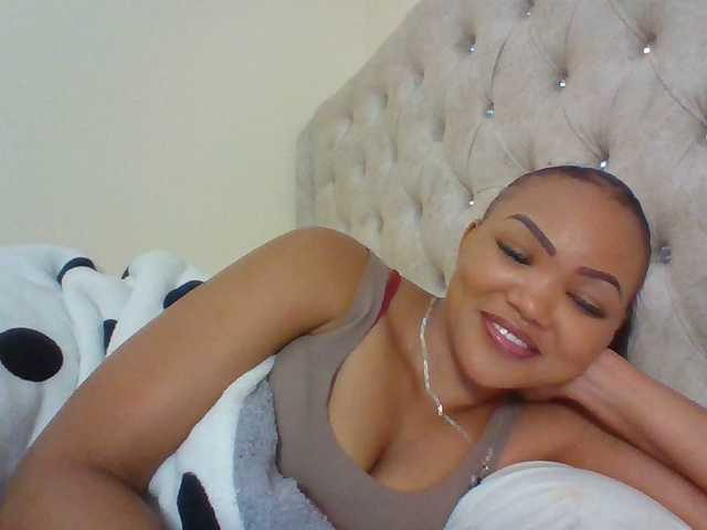 Beautystar12 live webcam show