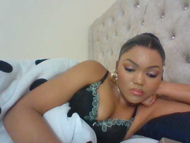 Blackmelanin1 — live female cam