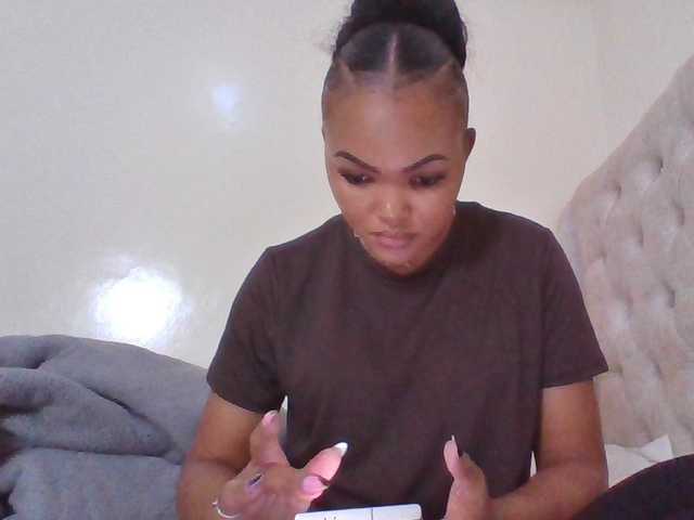 Beautystar12 live cam on BongaCams
