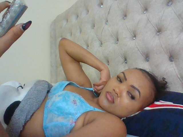 Beautystar12 live cam on BongaCams
