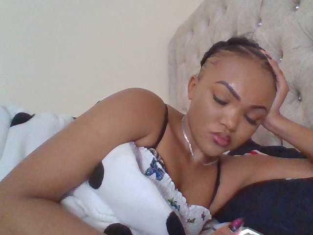 Beautystar12 live cam on BongaCams