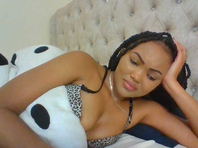 Beautystar12 live cam on BongaCams