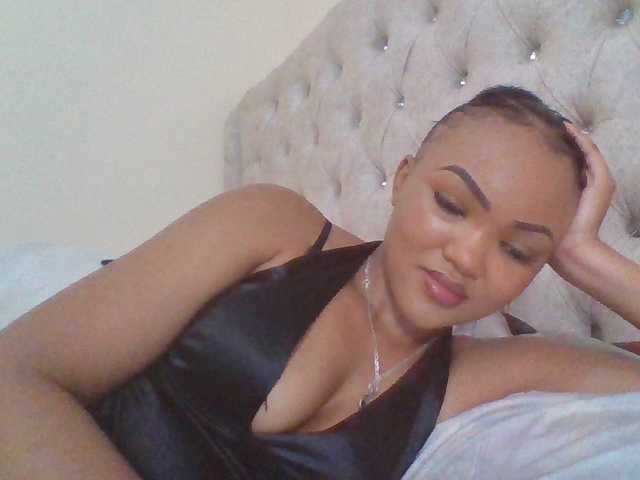 Beautystar12 live webcam show