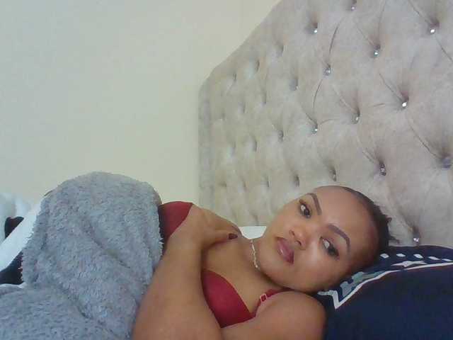 Beautystar12 live cam on BongaCams