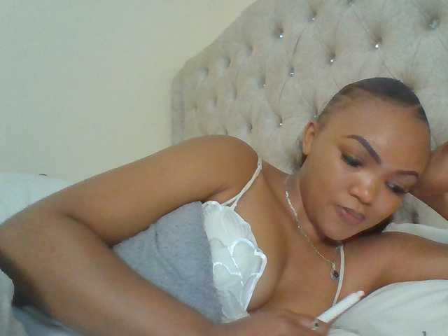 Beautystar12 live cam on
