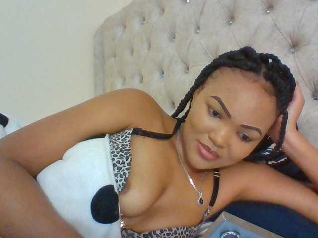 Beautystar12 live cam on BongaCams