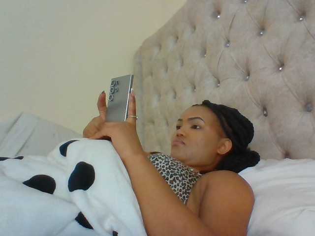 Beautystar12 live cam on BongaCams