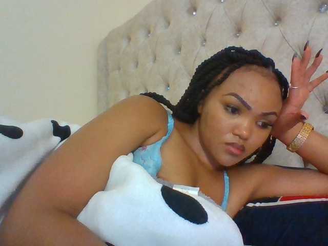 Beautystar12 live cam on BongaCams
