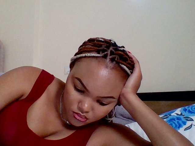 Beautystar12 live cam on BongaCams