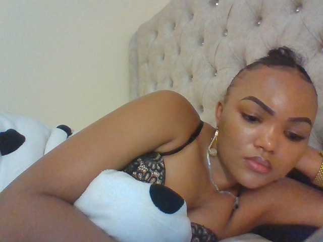 Beautystar12 live cam on BongaCams