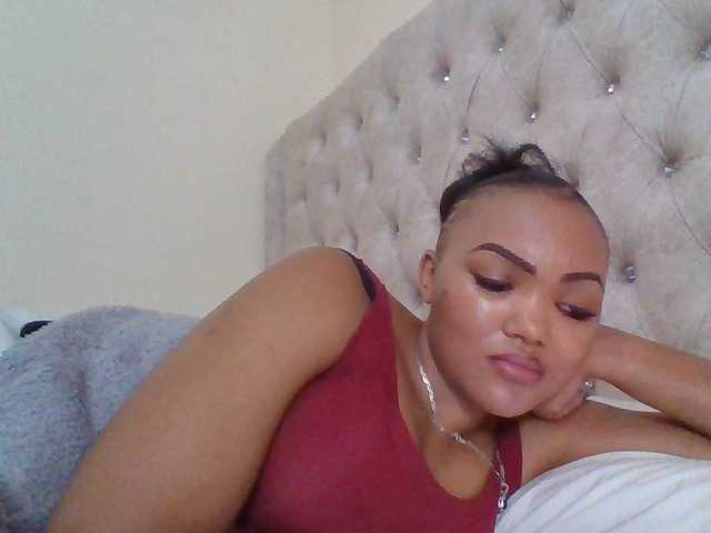 Beautystar12 live cam on BongaCams