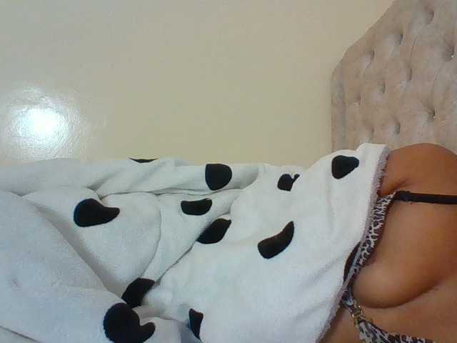 Beautystar12 live cam on BongaCams