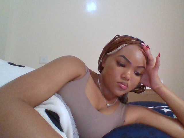 Beautystar12 live cam on BongaCams