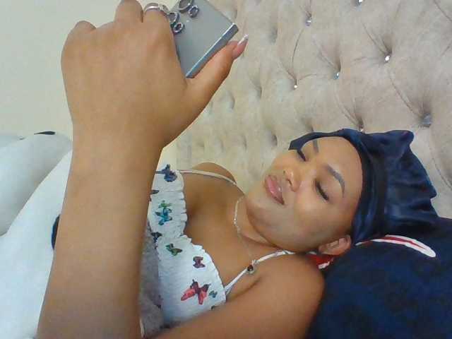 Blackmelanin1 live cam preview