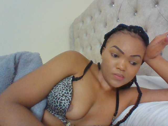 Beautystar12 live cam on BongaCams