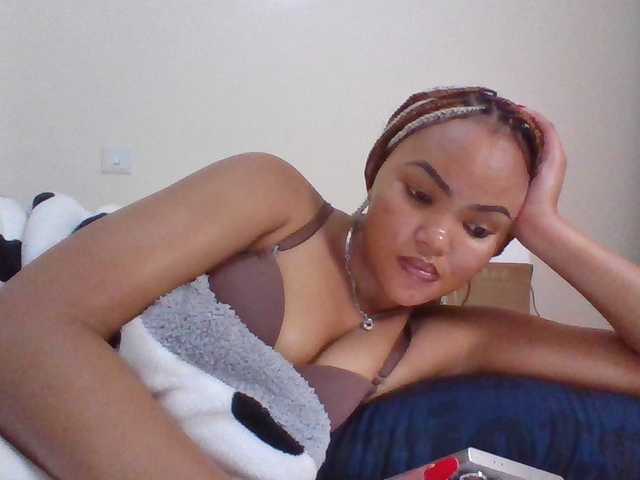 Beautystar12 live cam on BongaCams
