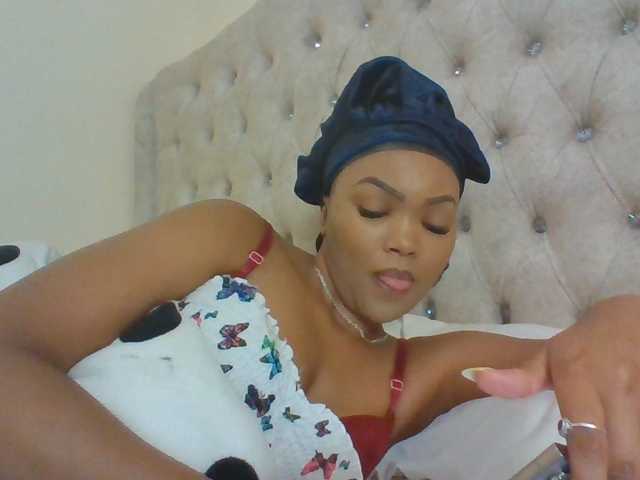 Beautystar12 live cam on BongaCams