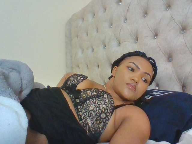 Beautystar12 live cam on BongaCams
