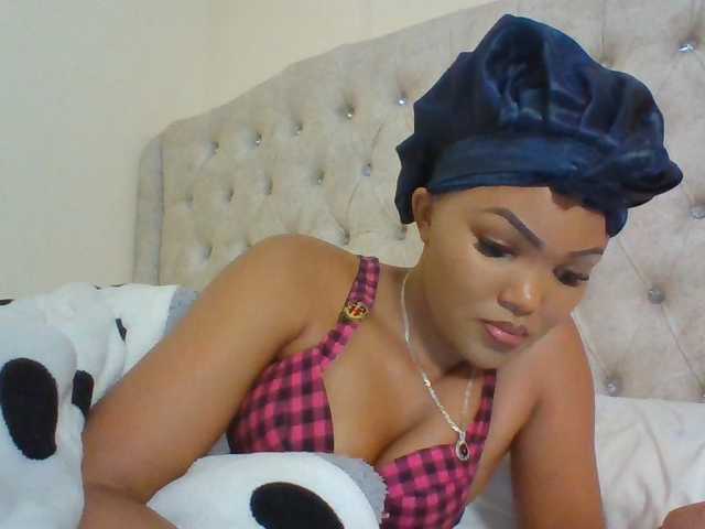 Beautystar12 live cam on BongaCams