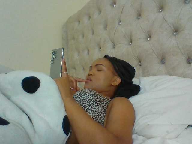 Beautystar12 live cam on BongaCams