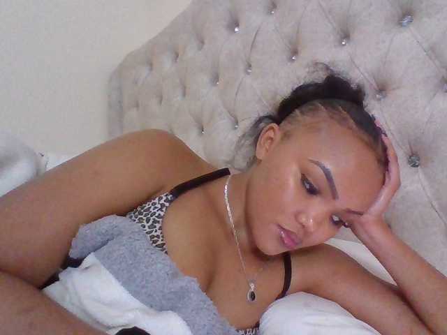 Beautystar12 live cam on BongaCams