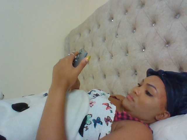 Beautystar12, live now on BongaCams