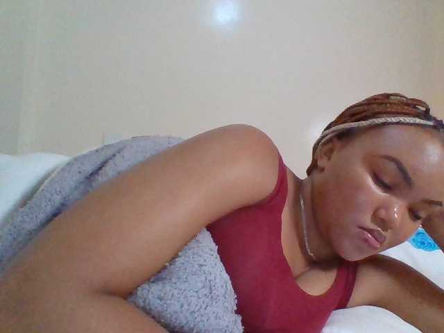 Beautystar12 live cam on BongaCams