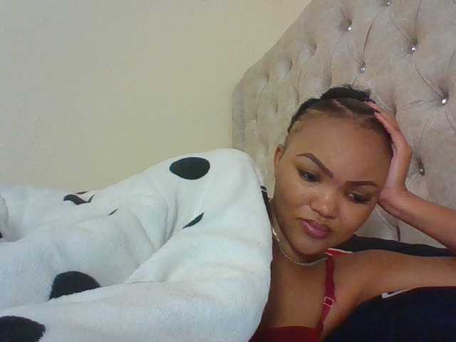 Beautystar12 live cam on BongaCams