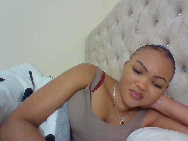 Beautystar12 live webcam show