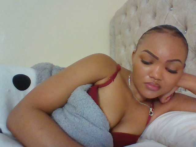 Beautystar12 live webcam show