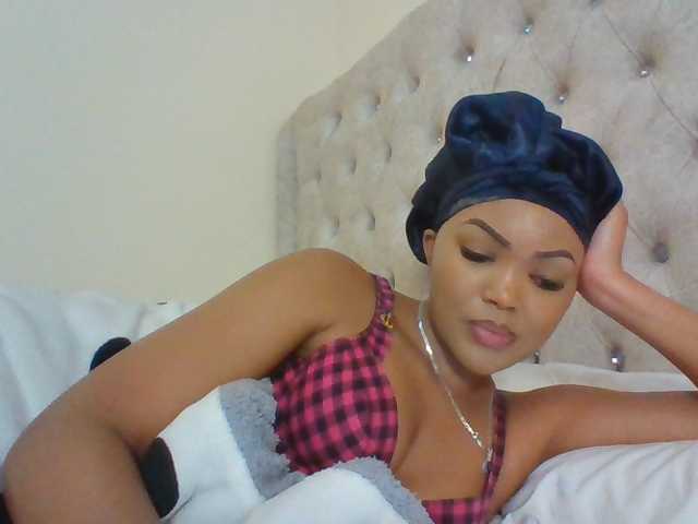 Beautystar12 live cam on BongaCams