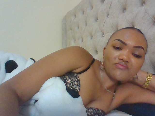 Beautystar12 live cam on BongaCams