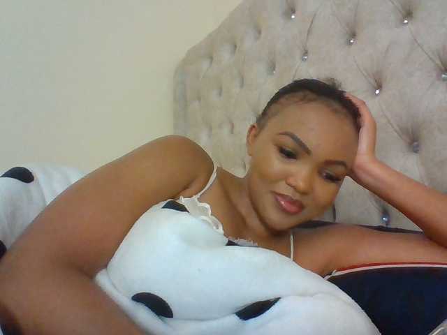Beautystar12 live cam on BongaCams
