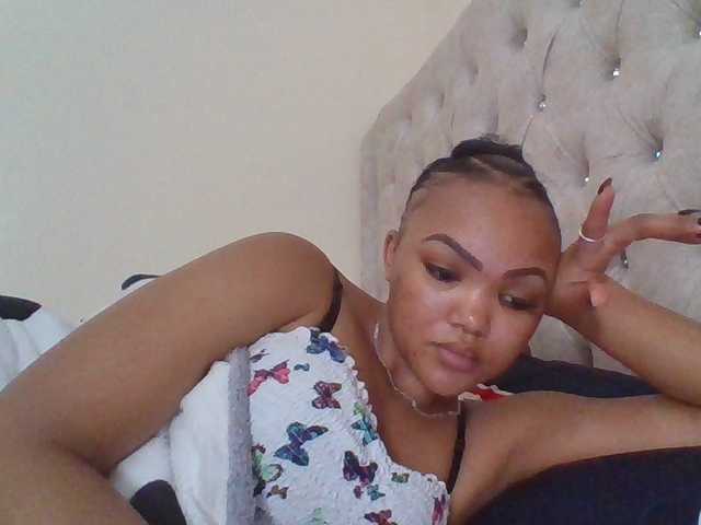 Beautystar12 live cam on BongaCams