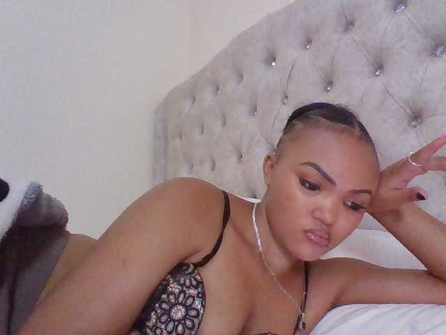 Beautystar12 live cam on BongaCams