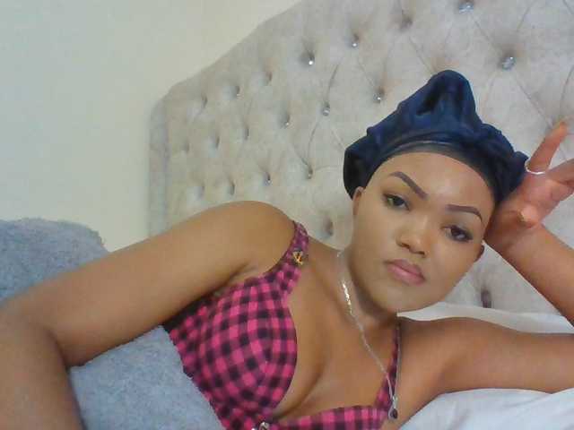 Beautystar12, live now on BongaCams