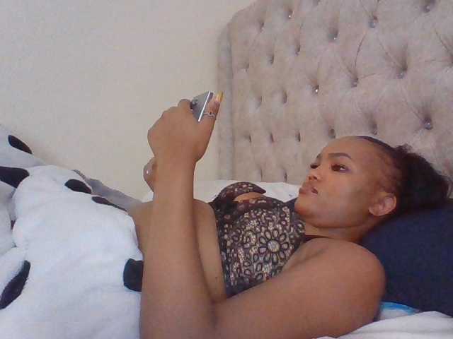 Blackmelanin1 live cam preview