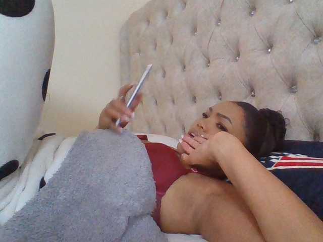 Beautystar12 live cam on BongaCams
