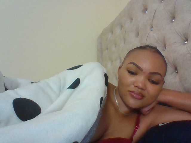 Beautystar12 live cam on BongaCams