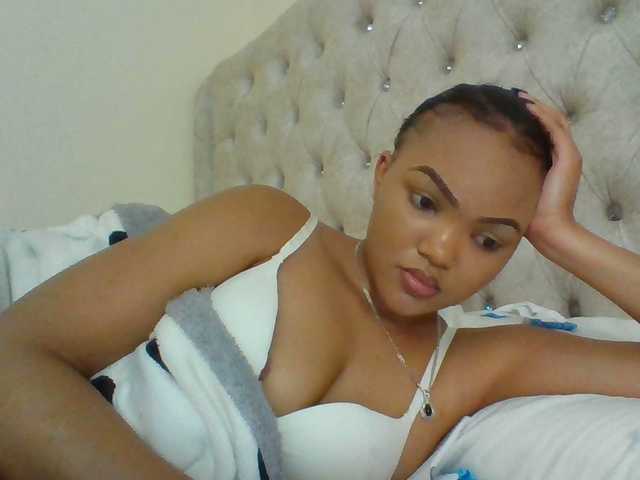 Beautystar12 live cam on BongaCams