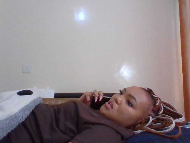 Beautystar12 live cam on BongaCams