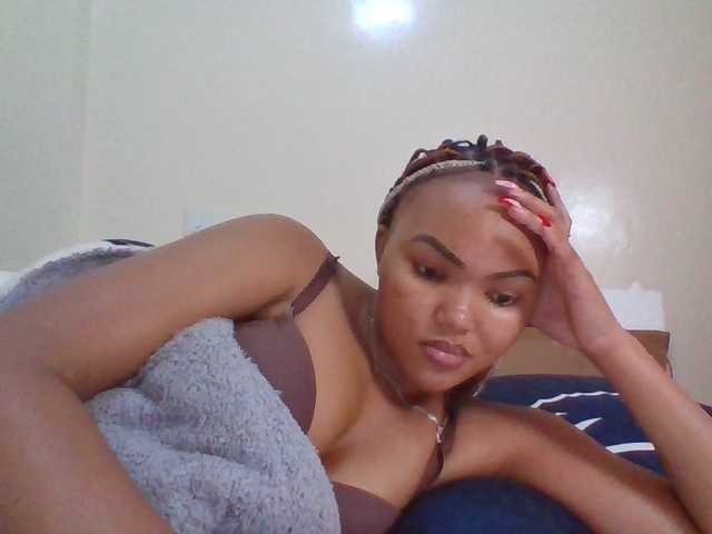 Beautystar12 live cam on BongaCams