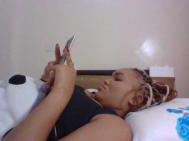 Beautystar12 live cam on BongaCams